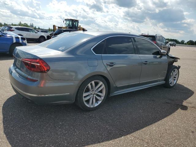 2017 VOLKSWAGEN PASSAT R-L 1VWDT7A30HC036529