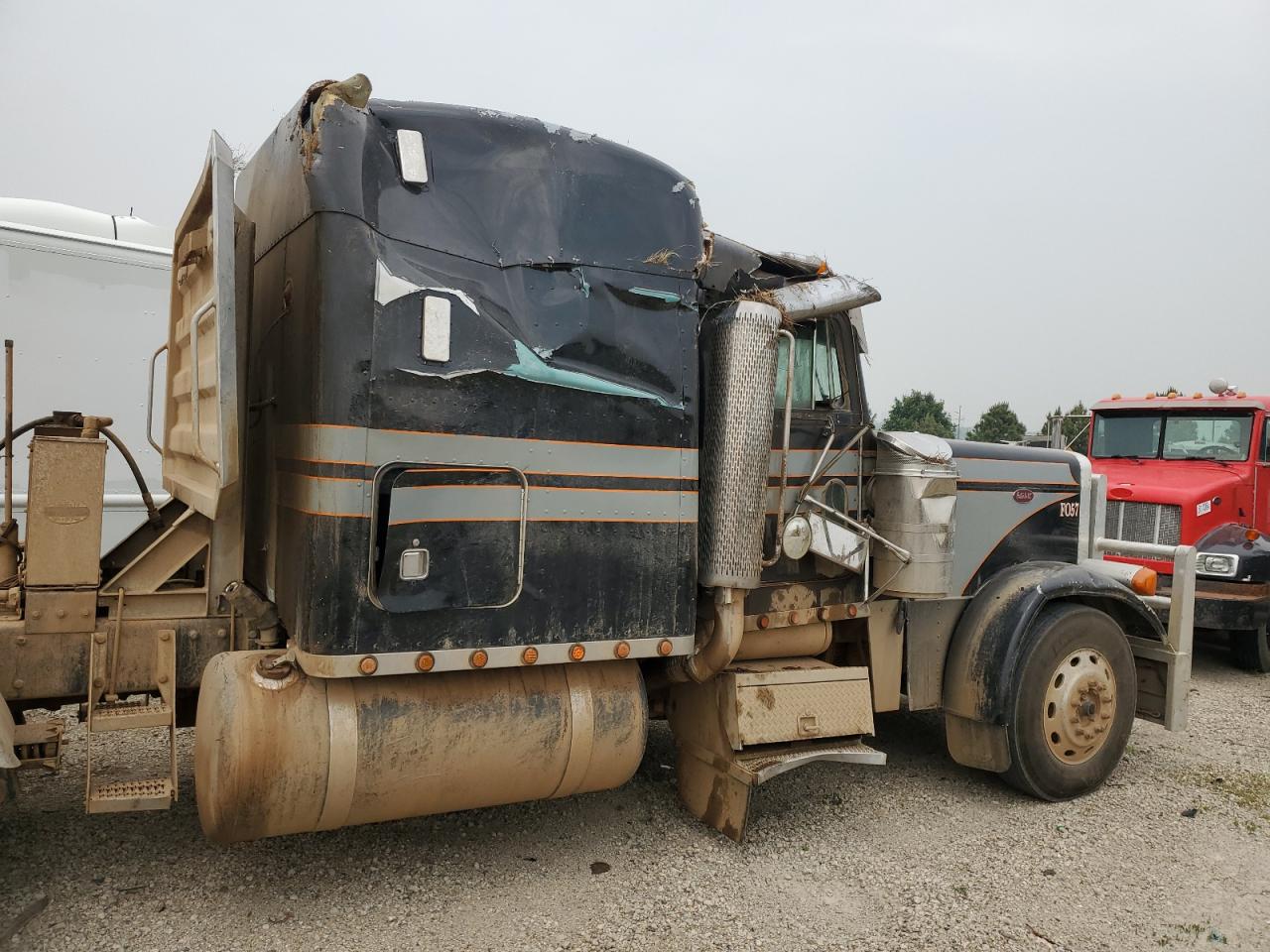 Lot #3276640571 2004 PETERBILT 379