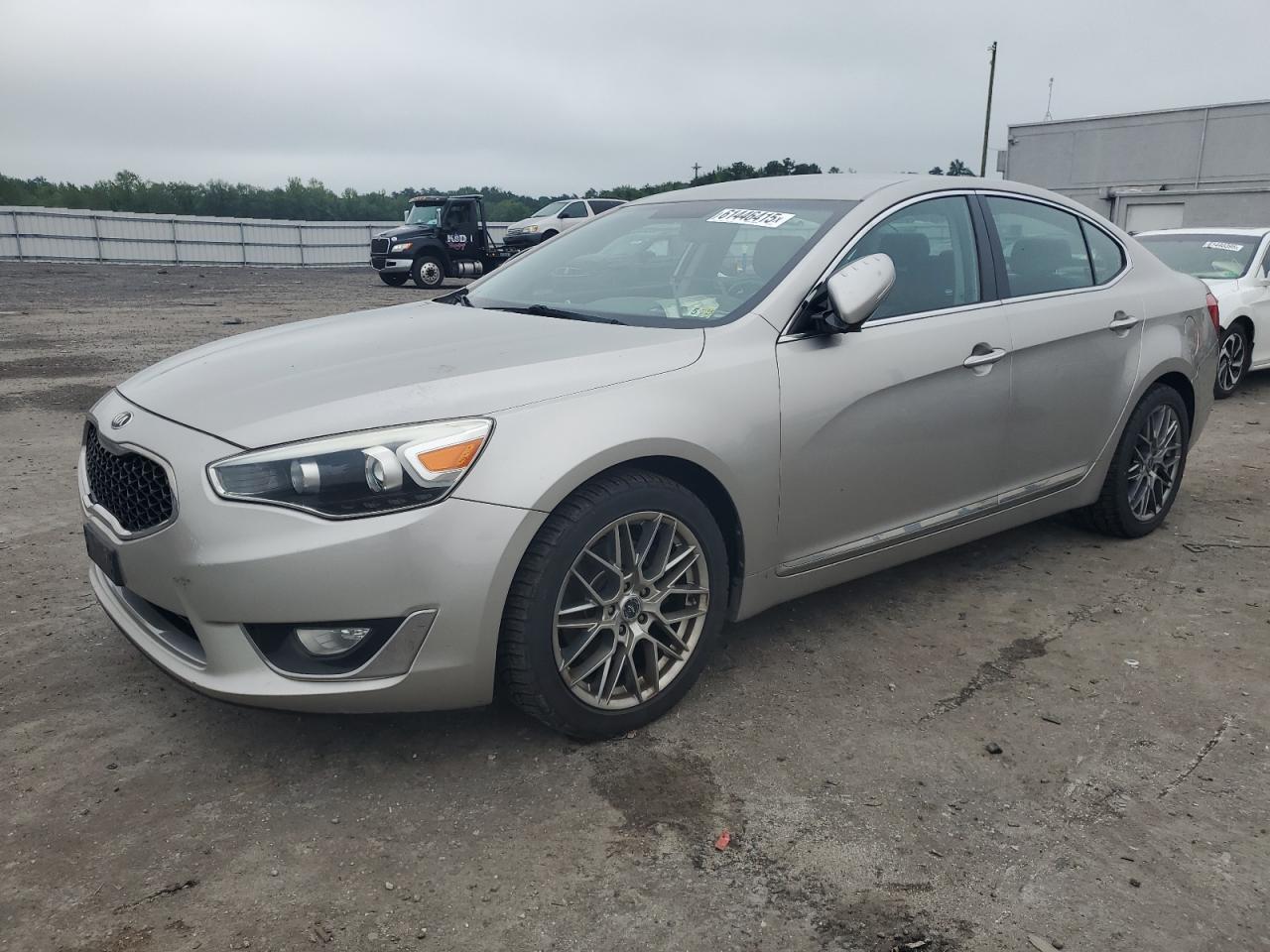 KIA CADENZA PREMIUM