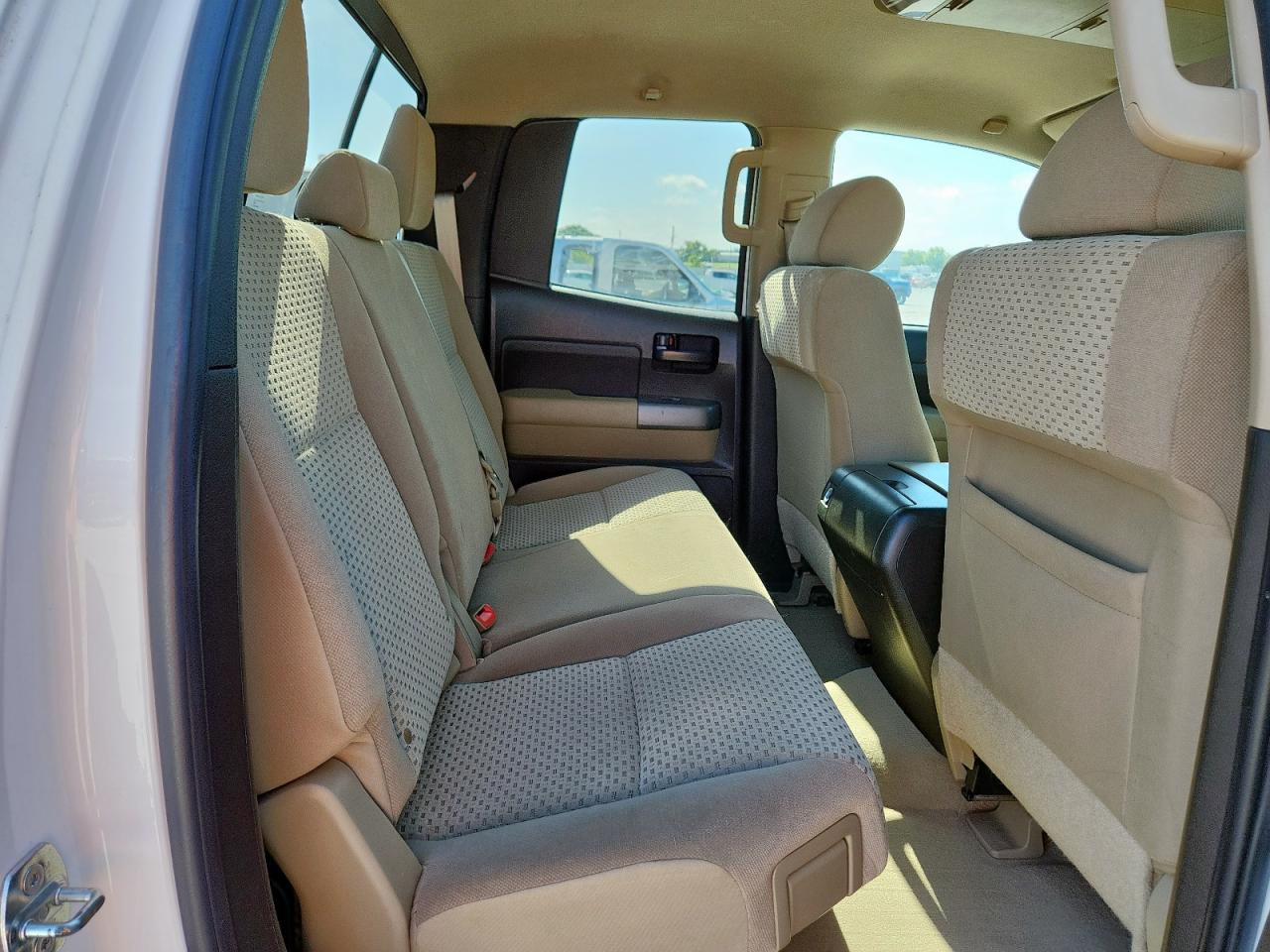 TOYOTA TUNDRA DOUBLE CAB SR5