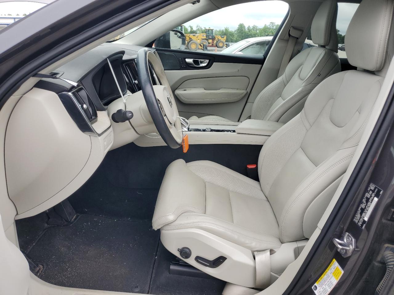 VOLVO XC60 B5 INSCRIPTION