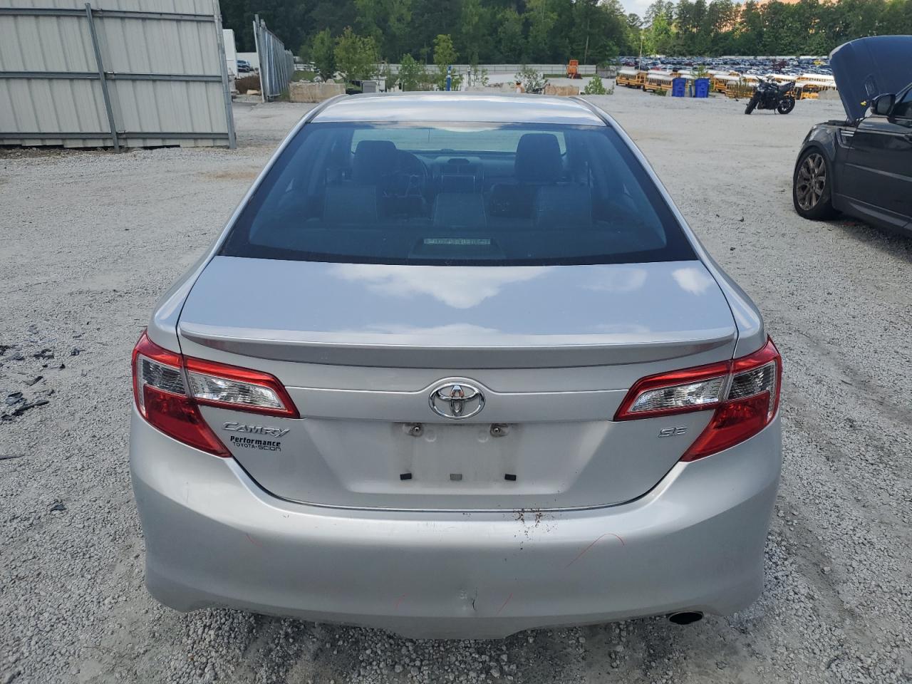 TOYOTA CAMRY BASE
