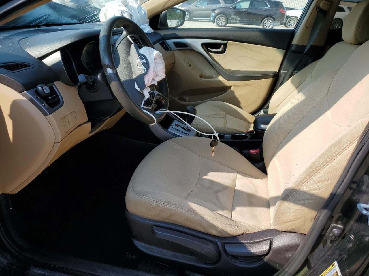 Hyundai Elantra gl 2012
