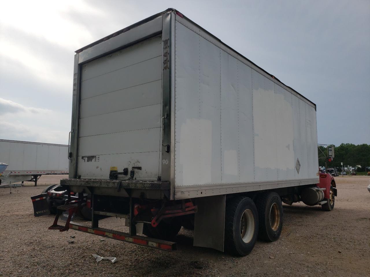 Lot #3199803486 2007 KENWORTH T300