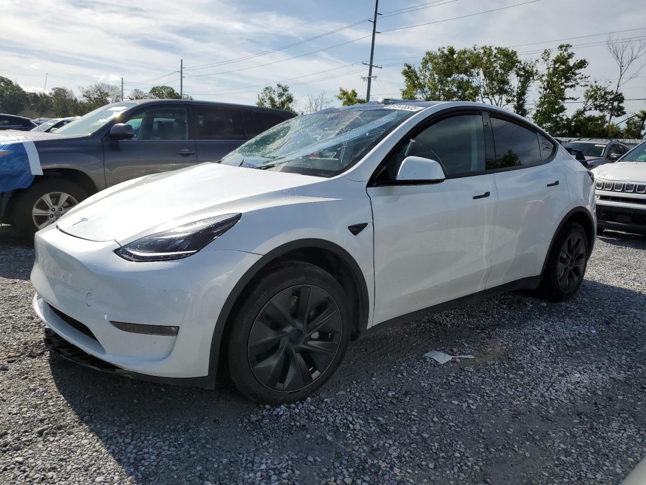 Tesla Model y 2025