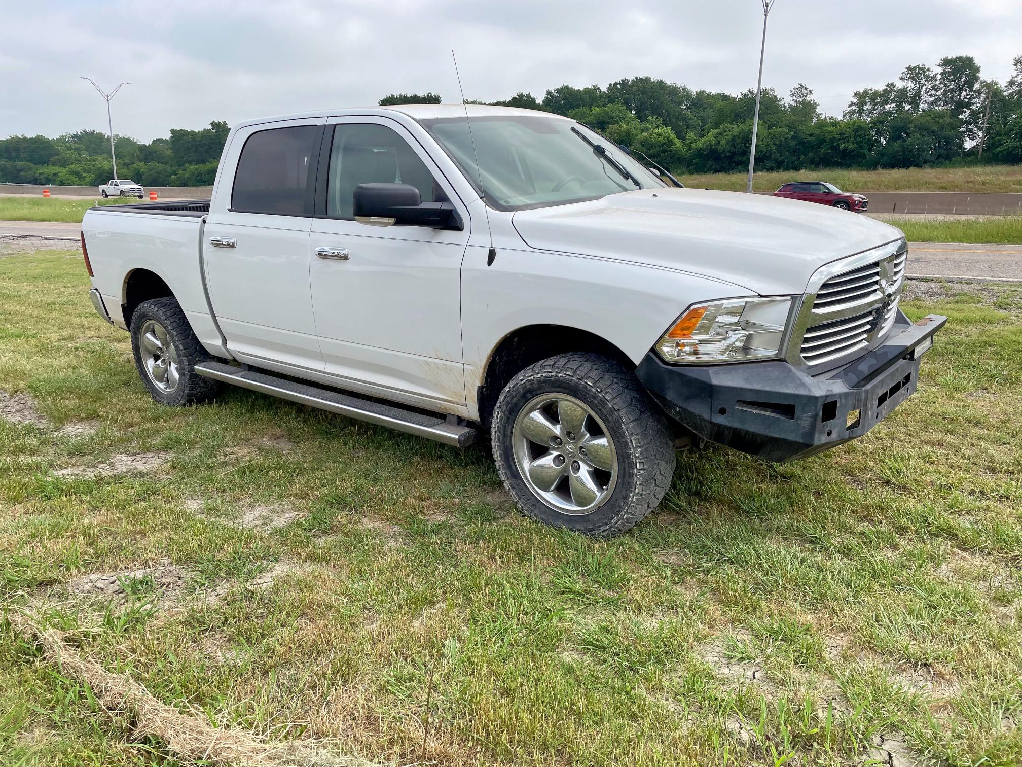 Vin: 1c6rr7lm1fs688552, lot: 63139385, ram 1500 slt 2015 img_1