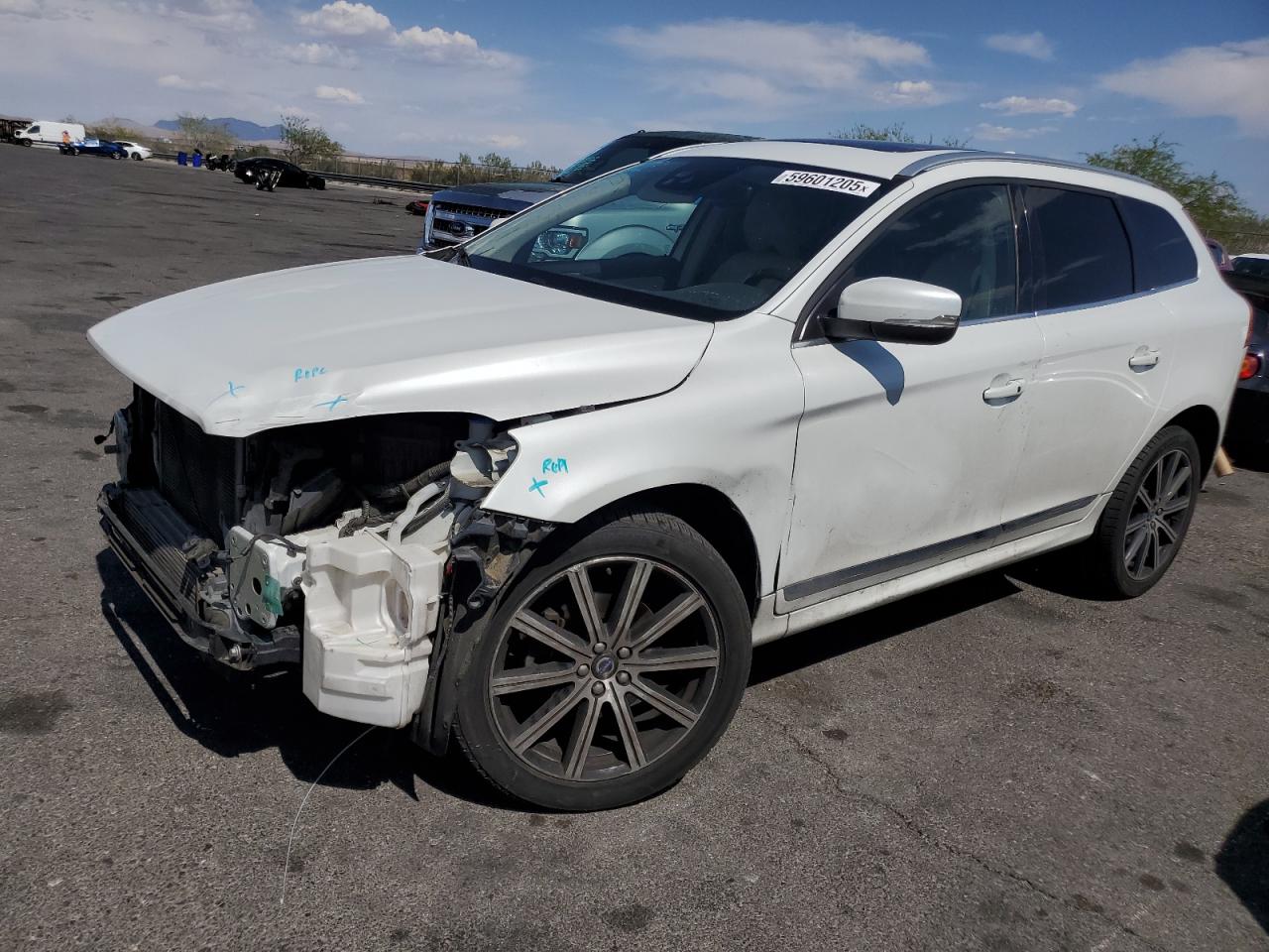 VOLVO XC60 T5 PLATINUM
