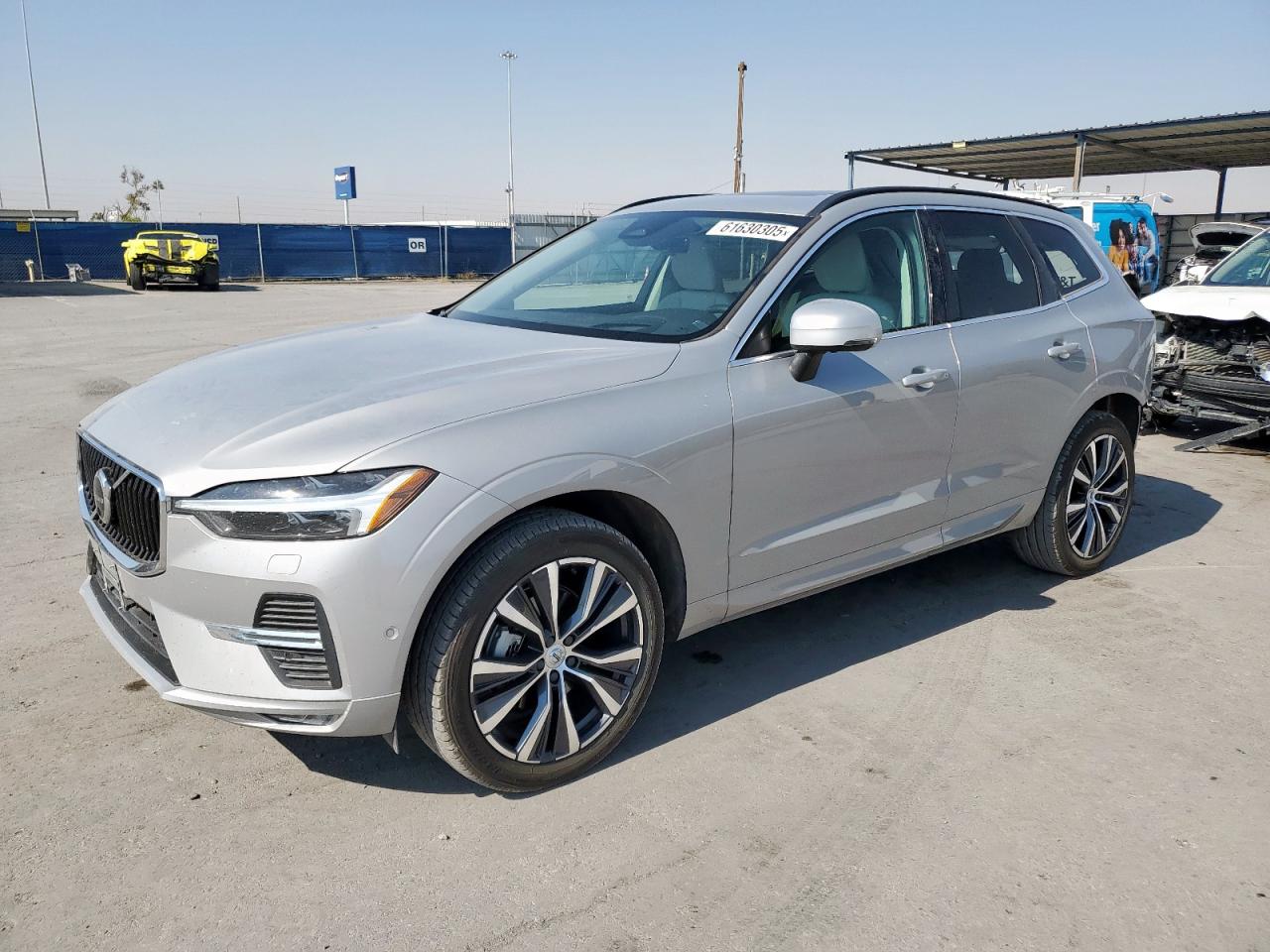 VOLVO XC60 B5 MOMENTUM