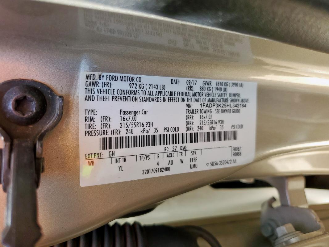 2017 FORD FOCUS SE 1FADP3K25HL342184