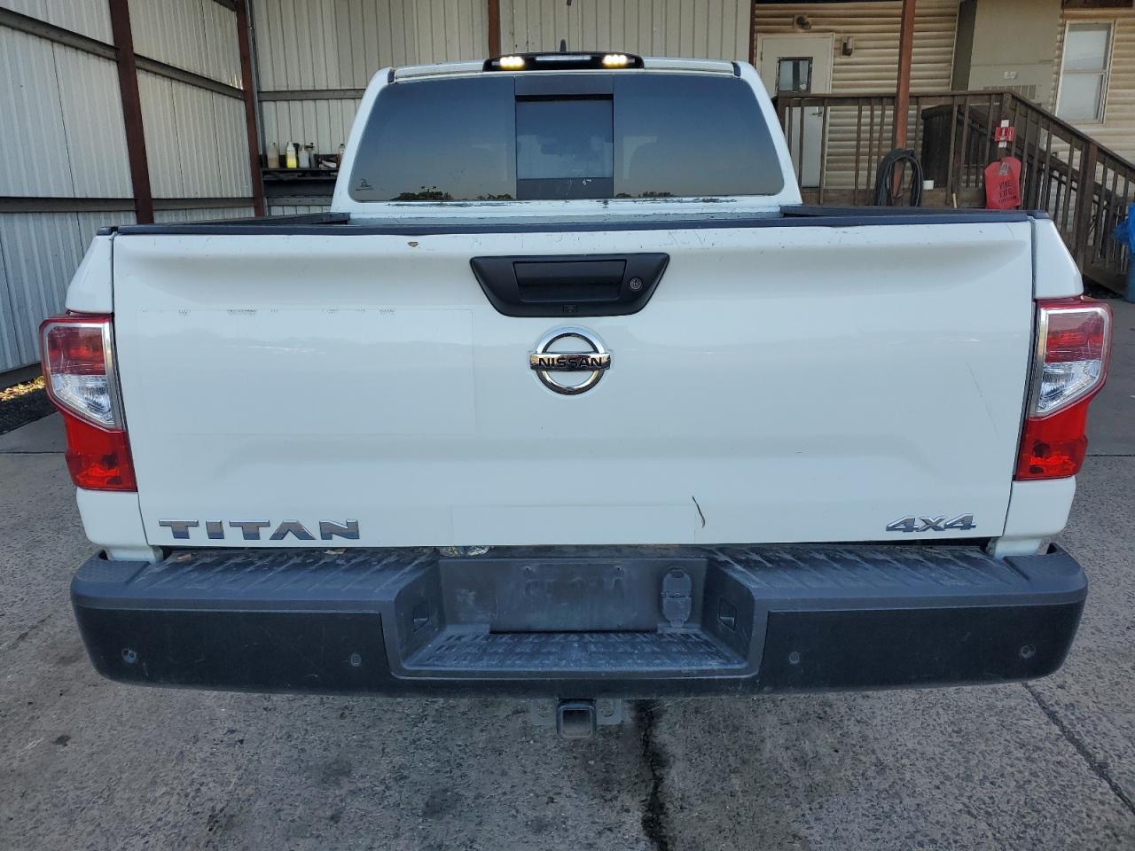 NISSAN TITAN S