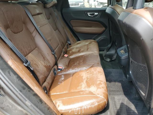 2018 VOLVO XC60 T5 MO YV4102RK3J1018764