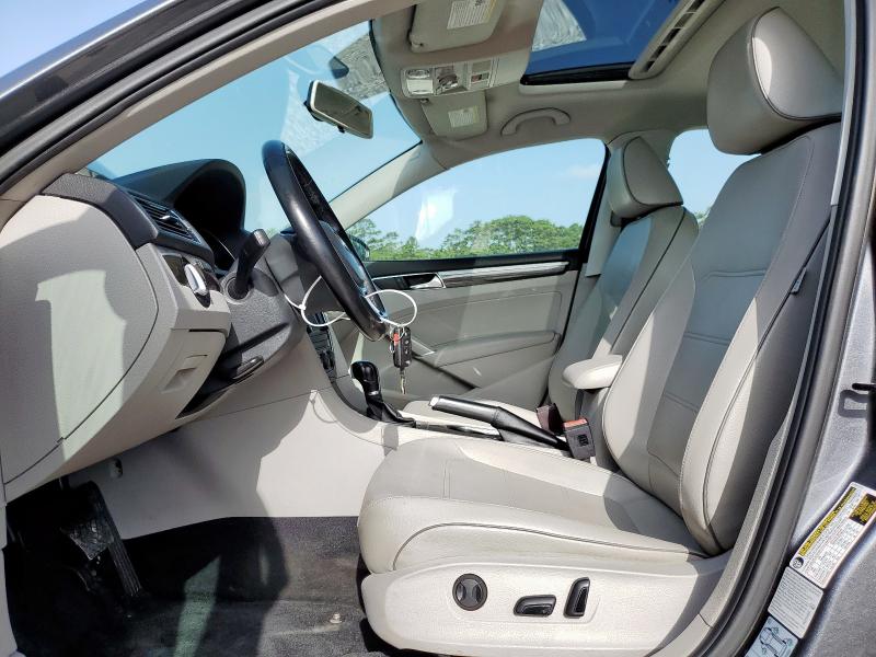 2017 VOLKSWAGEN PASSAT SE - 1VWBT7A30HC050230