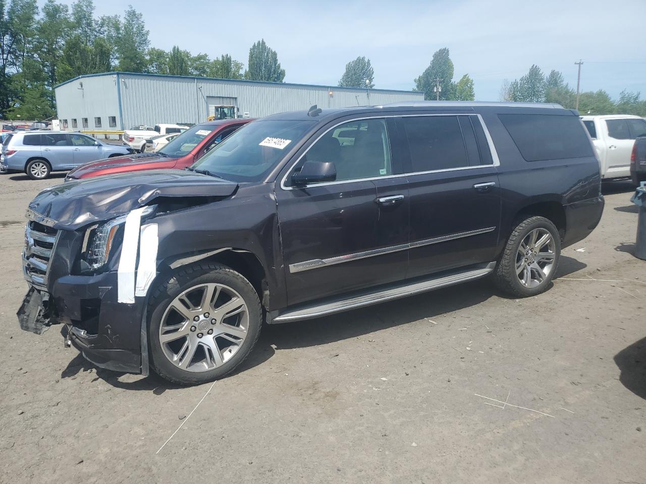 CADILLAC ESCALADE ESV LUXURY