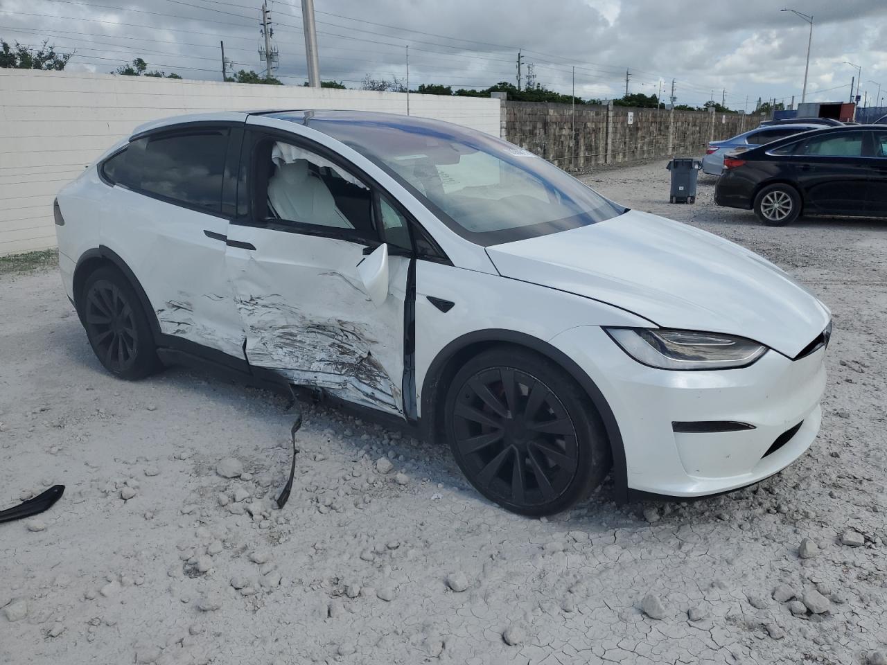 TESLA MODEL X