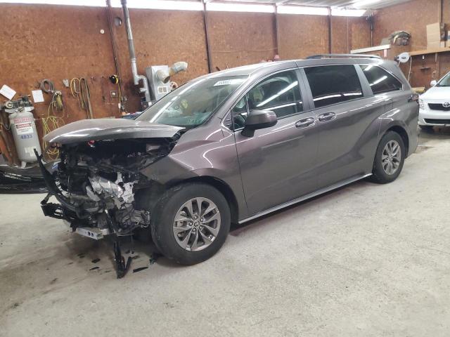 TOYOTA SIENNA LE