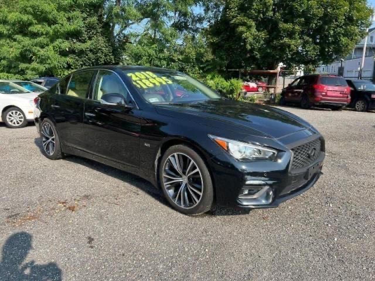 INFINITI Q50 LUXE
