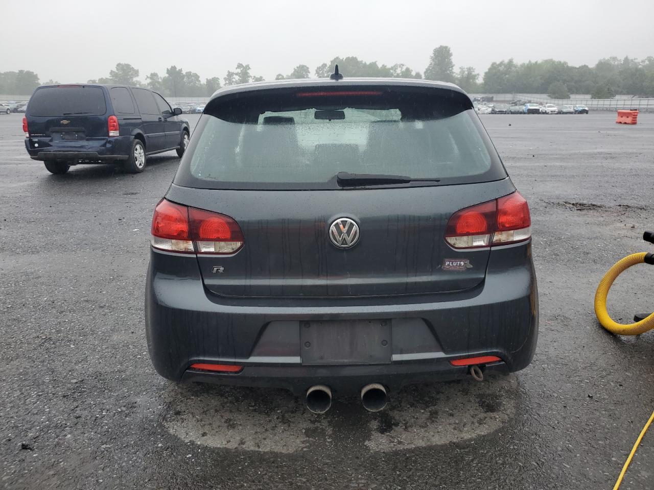VOLKSWAGEN GOLF R
