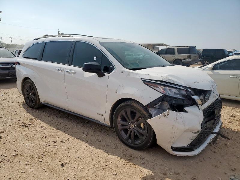 2021 TOYOTA SIENNA XSE 5TDDRKECXMS011869