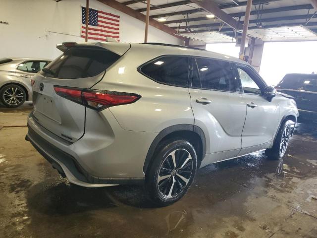 2021 TOYOTA HIGHLANDER 5TDLZRBH3MS138001