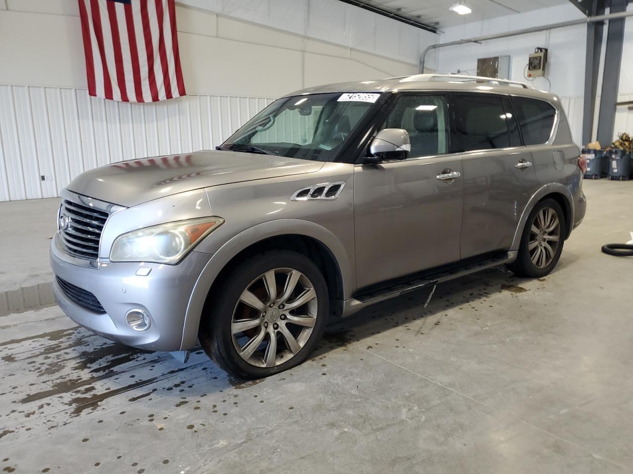 INFINITI QX56