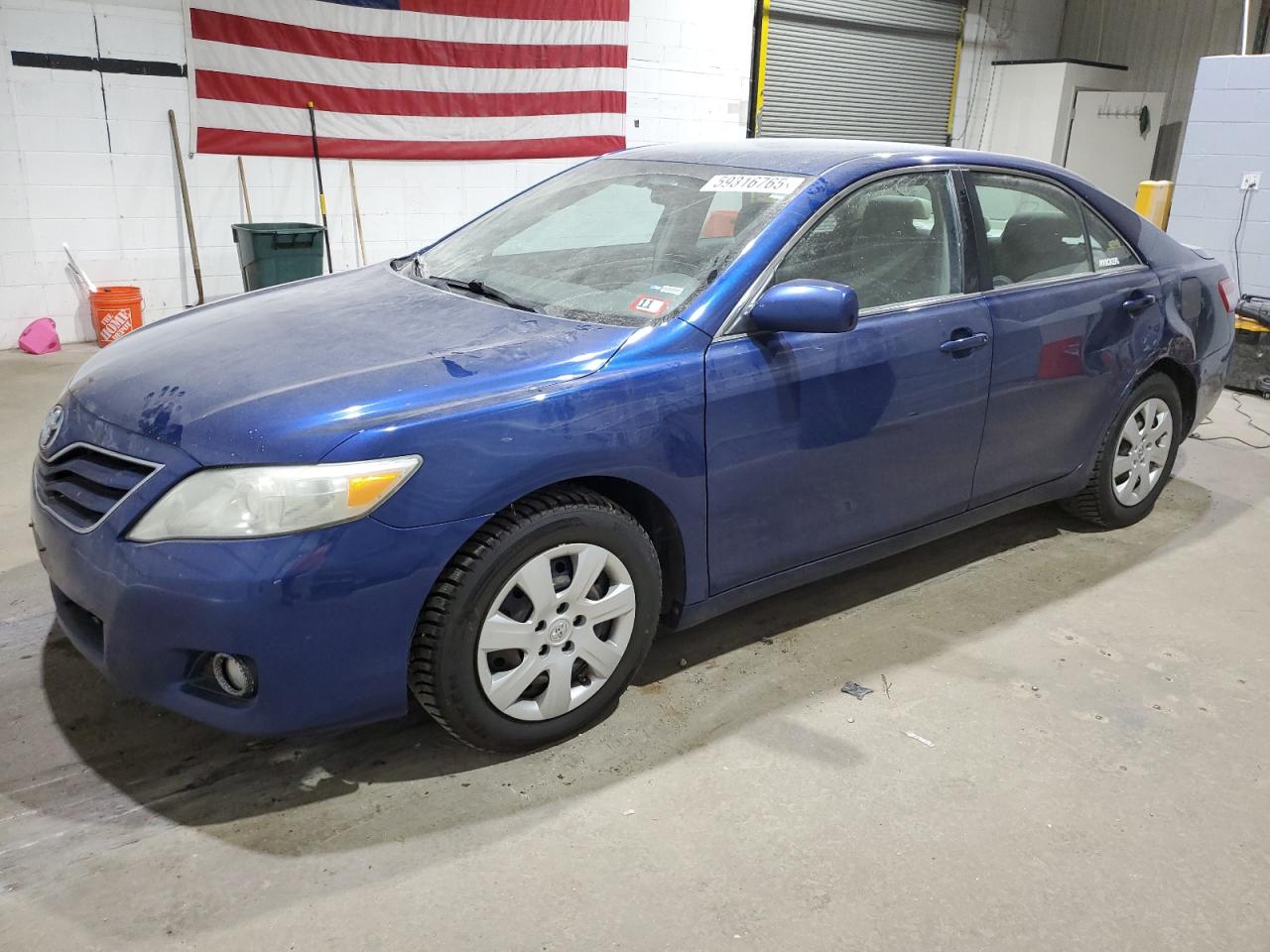 TOYOTA CAMRY BASE