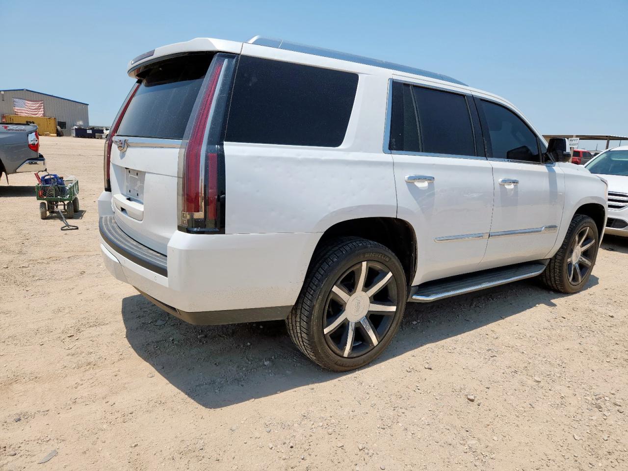 CADILLAC ESCALADE LUXURY