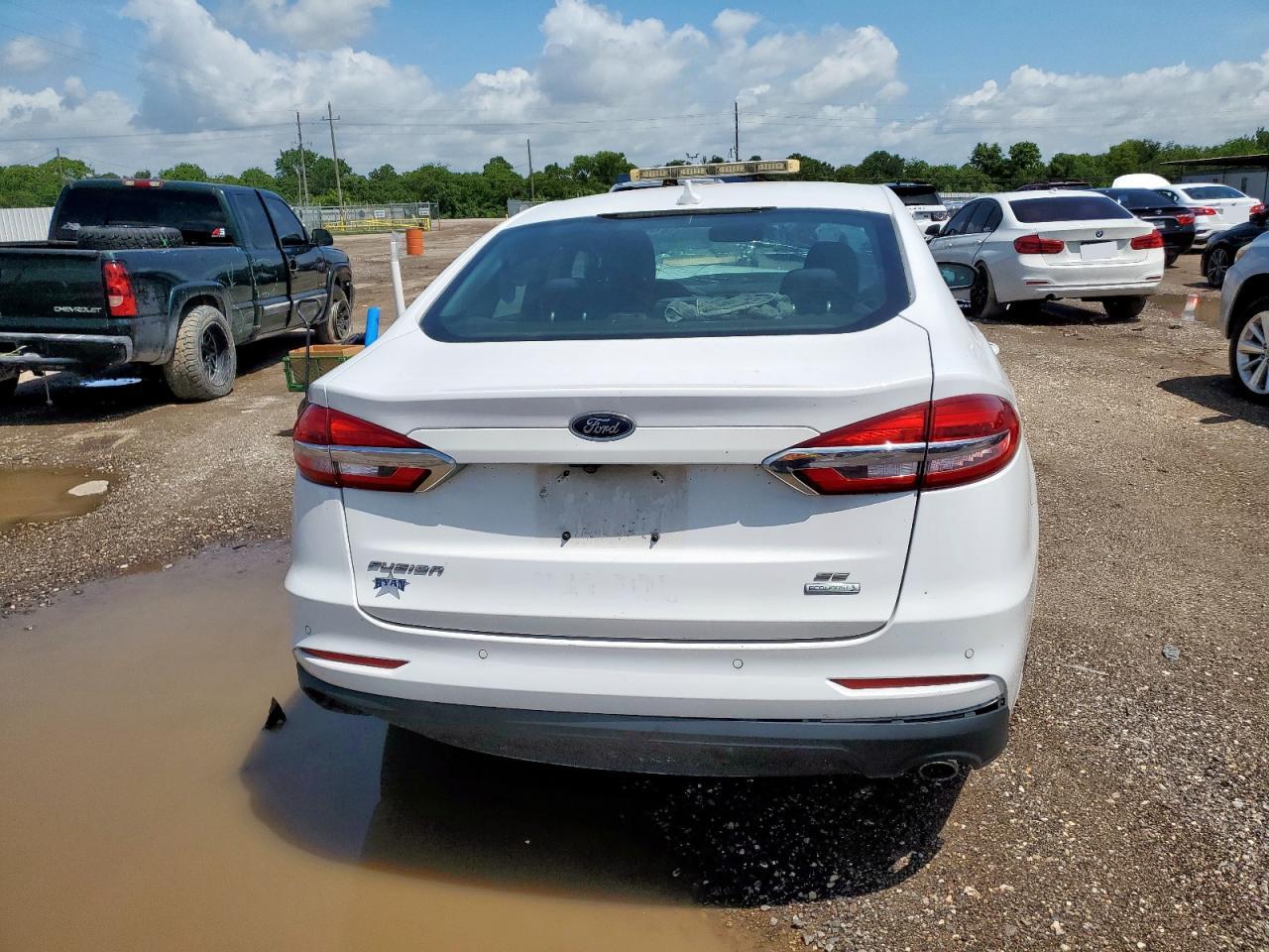FORD FUSION SE