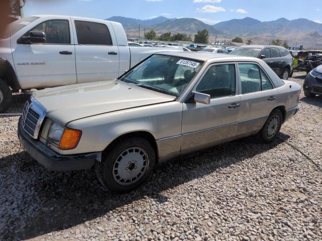 MERCEDES-BENZ 300 E