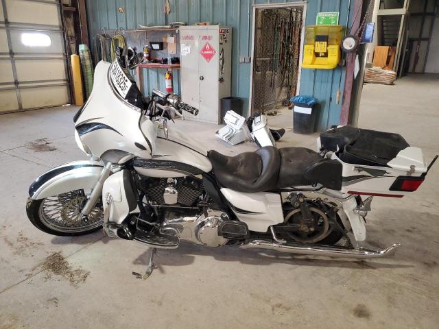2009 HARLEY-DAVIDSON FLHTCU 1HD1FC4139Y672137