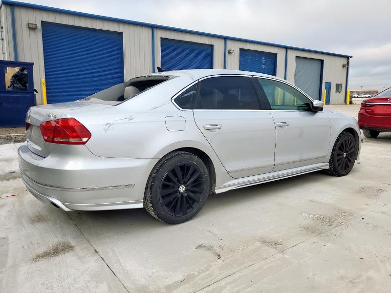 2015 VOLKSWAGEN PASSAT SEL 1VWCM7A36FC117203
