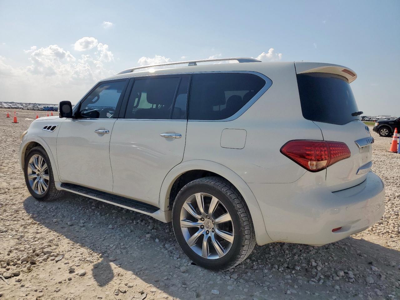 INFINITI QX56