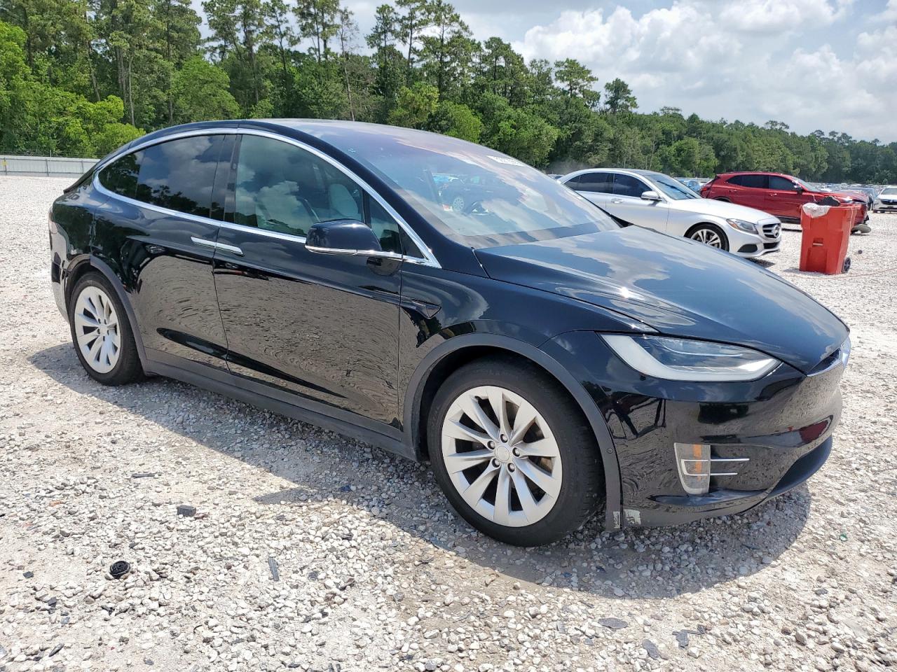 TESLA MODEL X