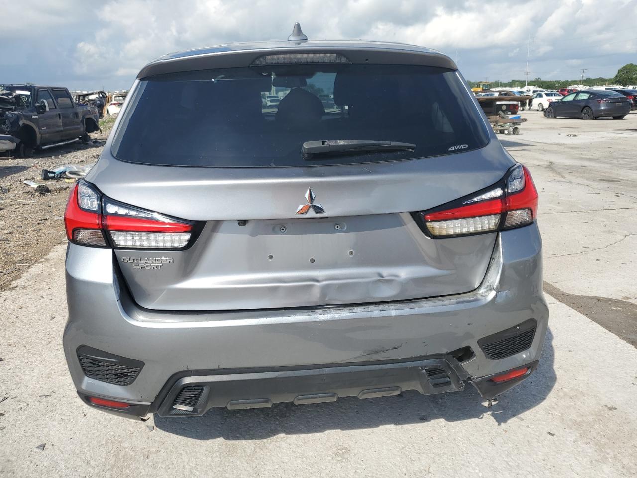 MITSUBISHI OUTLANDER ES