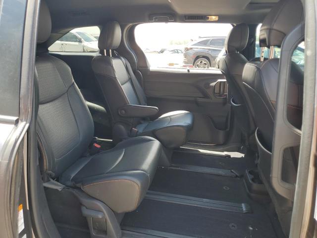 2022 TOYOTA SIENNA XSE 5TDXSKFCXNS057297