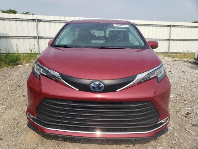 2021 TOYOTA SIENNA XLE - 5TDYRKEC1MS030120