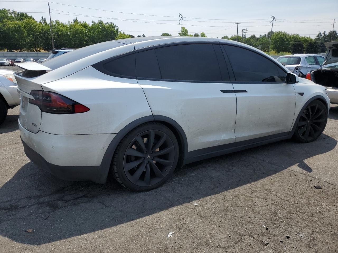 TESLA MODEL X