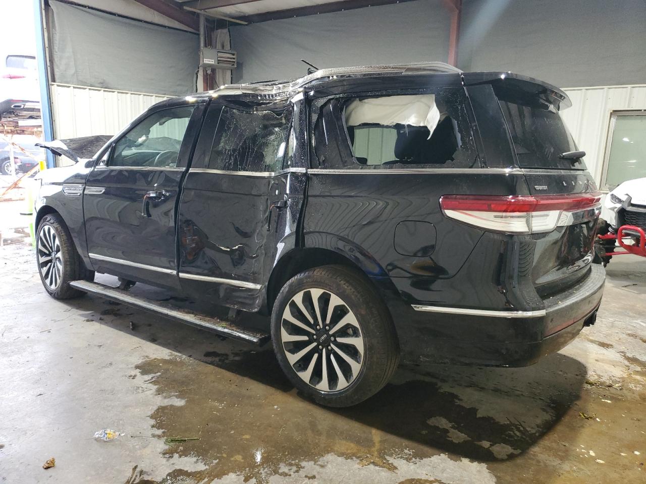 LINCOLN NAVIGATOR RESERVE