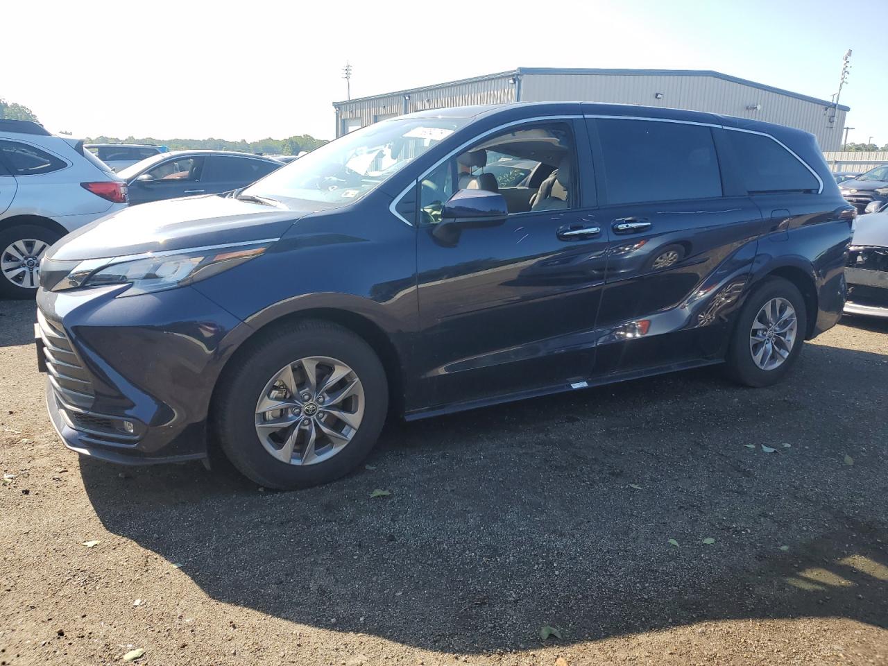 TOYOTA SIENNA XLE