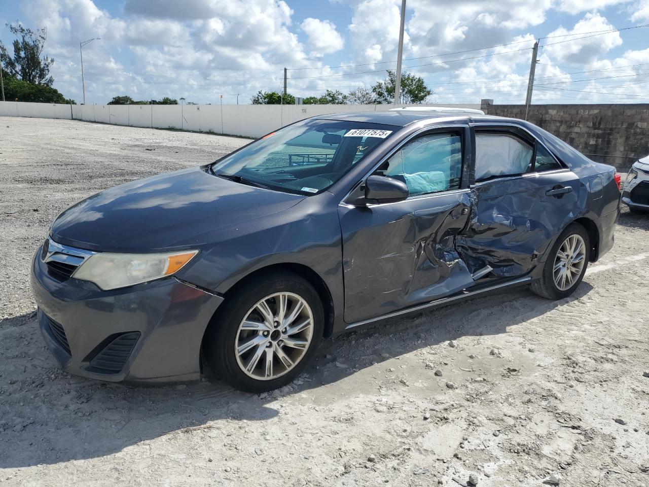 TOYOTA CAMRY L
