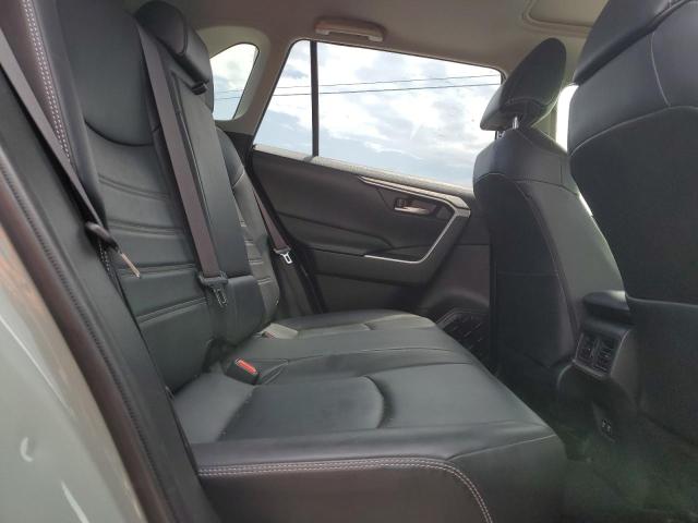 2019 TOYOTA RAV4 XLE P - JTMA1RFVXKD023953