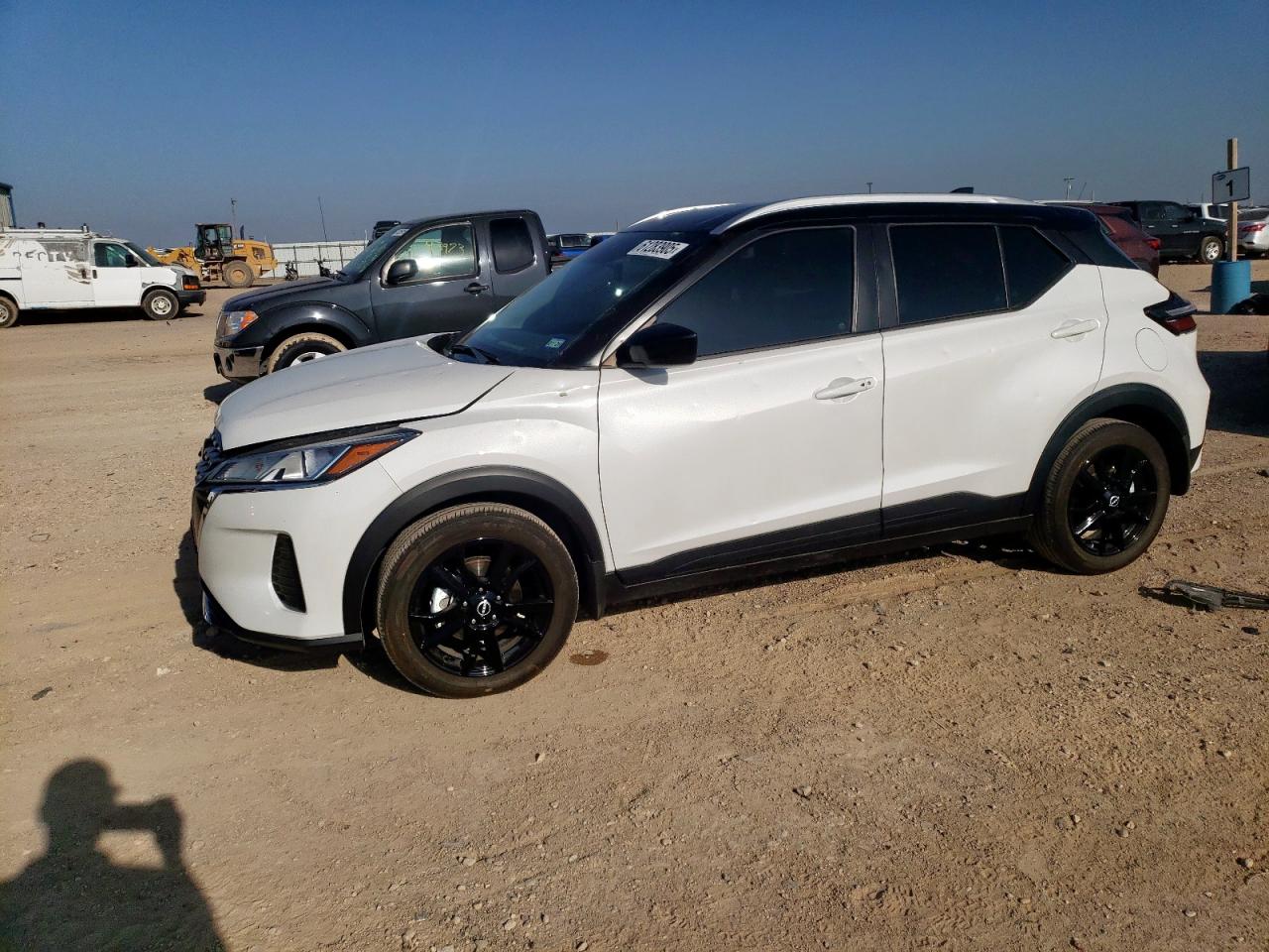 NISSAN KICKS SV