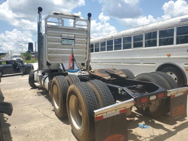 PTRB 567 2023 white  diesel 1XPCD49X4PD820379 photo #4