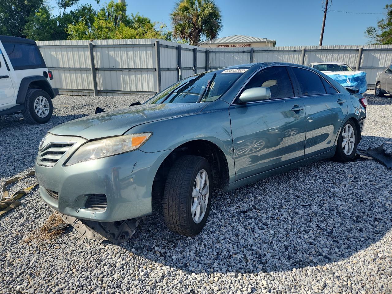 TOYOTA CAMRY BASE