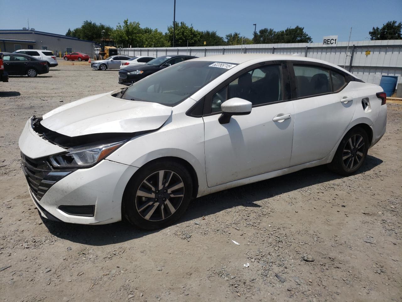 NISSAN VERSA SV