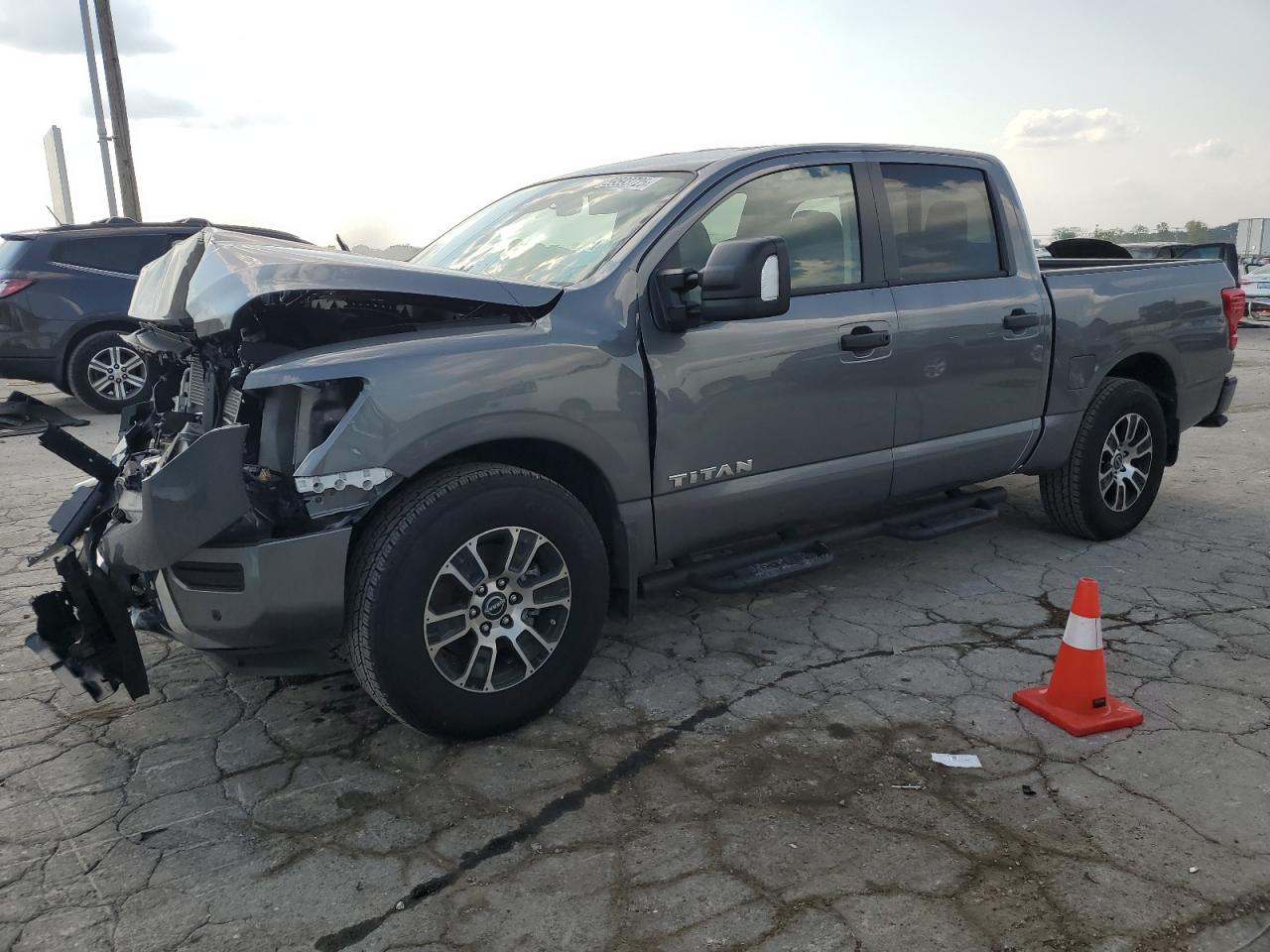 NISSAN TITAN SV