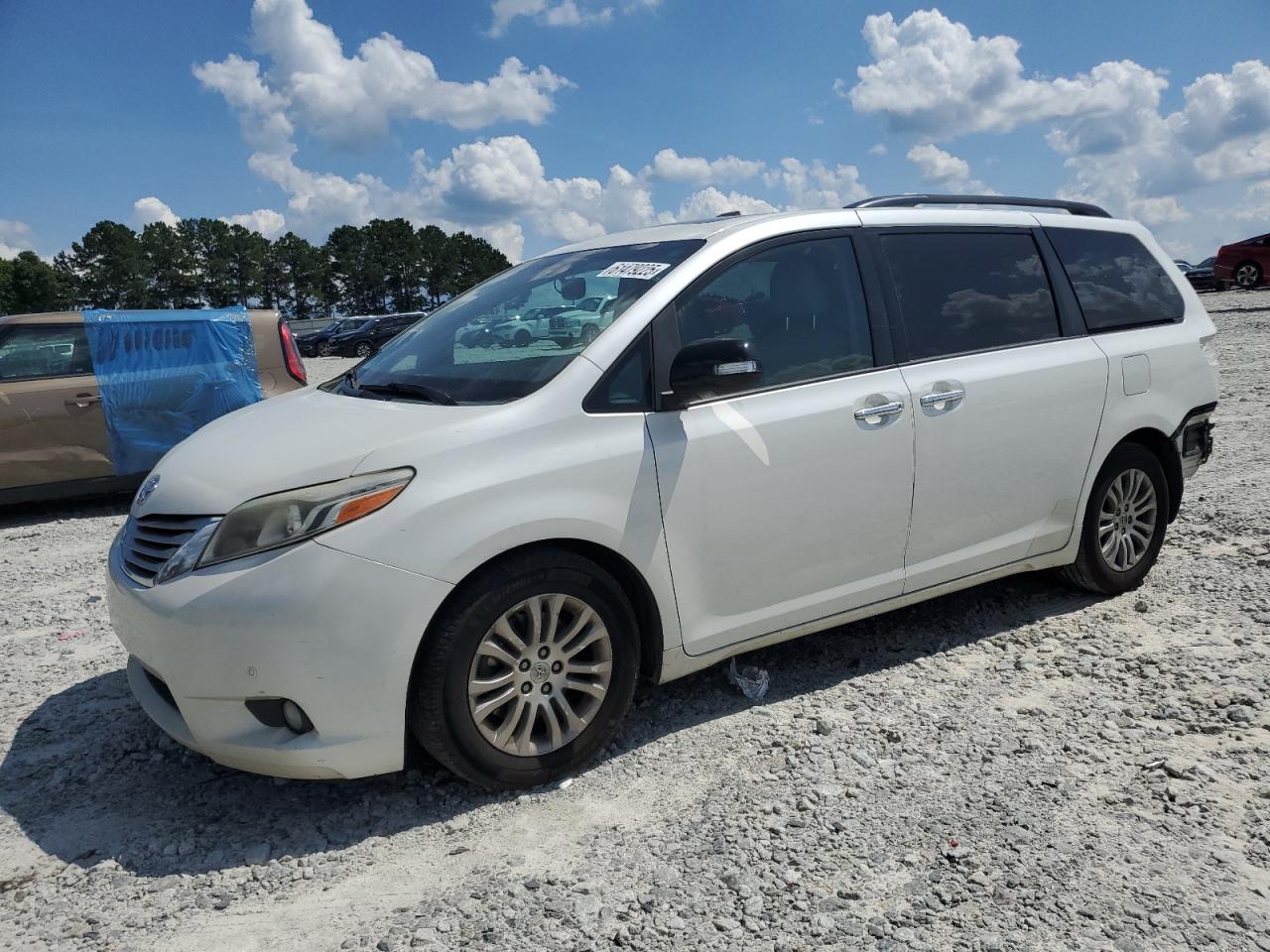 TOYOTA SIENNA XLE
