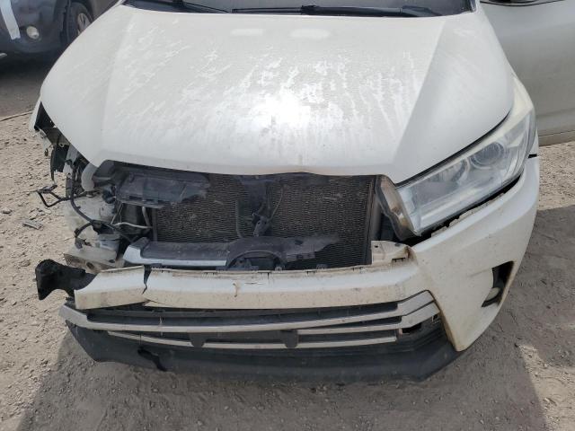 2018 TOYOTA HIGHLANDER SE 5TDJZRFH5JS549428