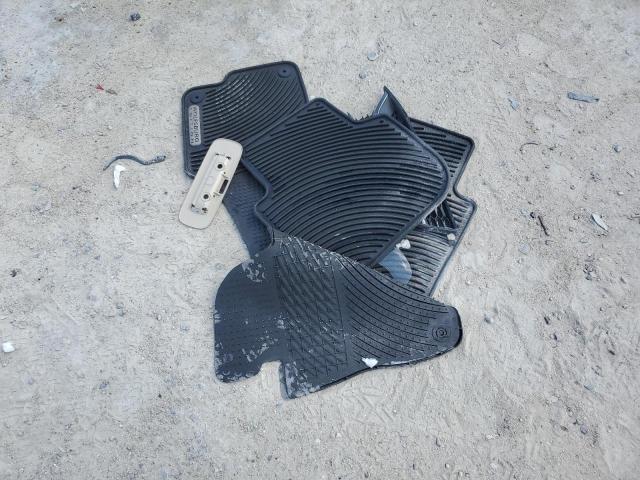 2015 VOLKSWAGEN PASSAT S - 1VWAS7A30FC044570