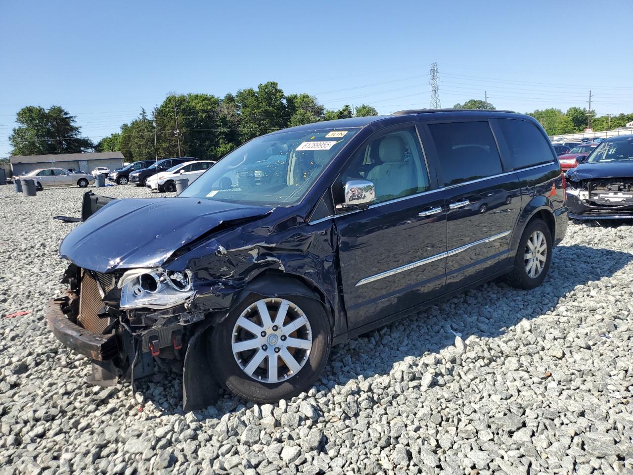 CHRYSLER TOWN & COUNTRY TOURING L