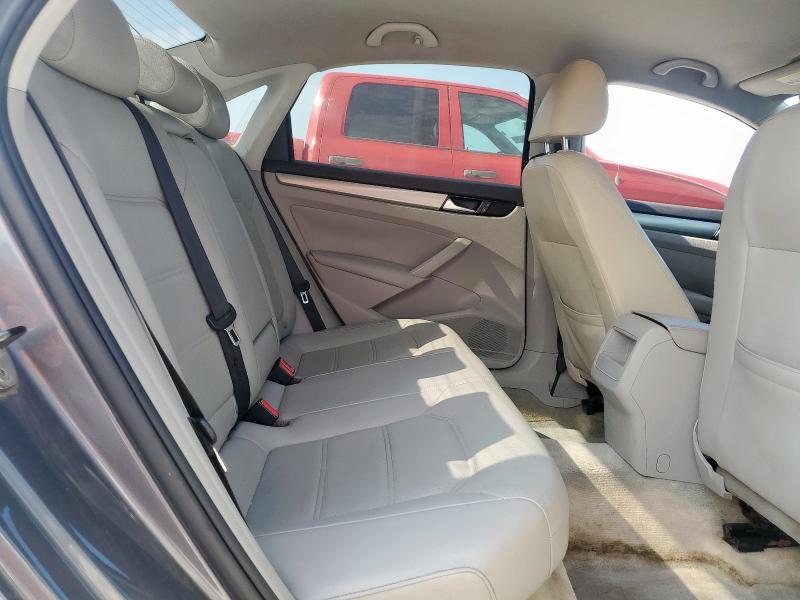 2015 VOLKSWAGEN PASSAT S - 1VWAT7A33FC002598